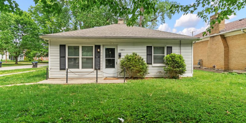 Louisville House: 1001 Southwestern Parkway