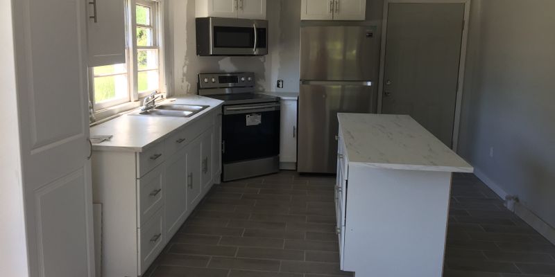 Kingstree House: 123 Memorial Drive