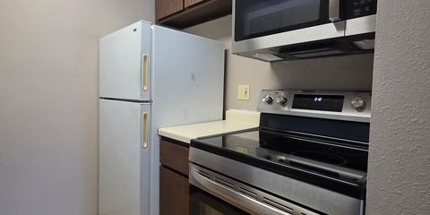 Kitchen 1.JPG