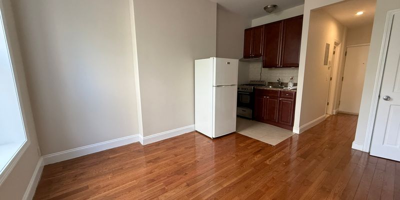 New York Apartment: 2532 Broadway