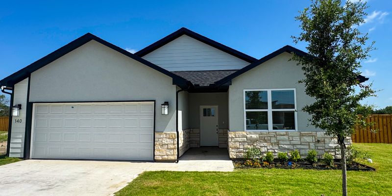 Greenville House: 140 Zion Rd