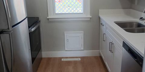 Kitchen 2.JPG