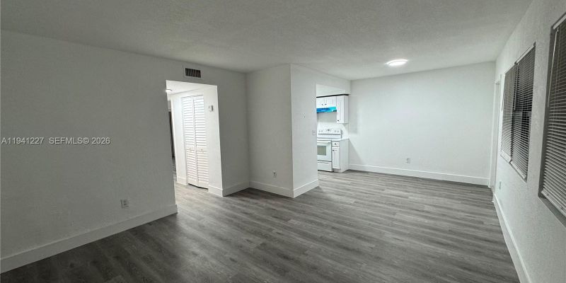 North Miami Apartment: 1530 NE 136th St