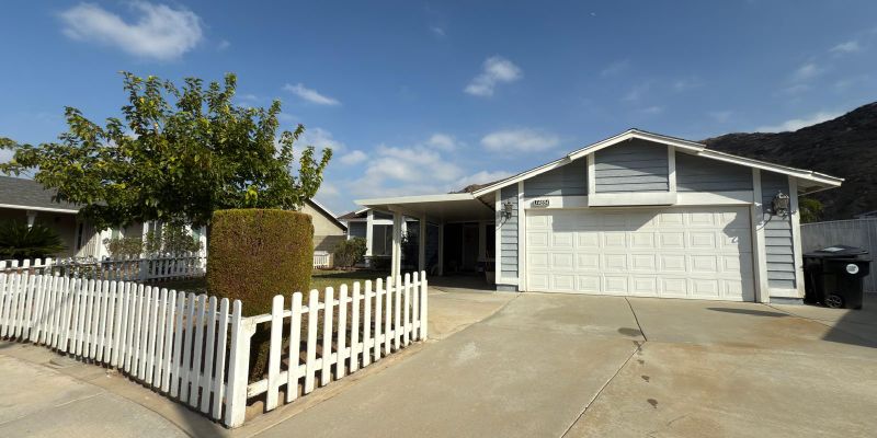 Fontana House: 14884 Rockridge Ln