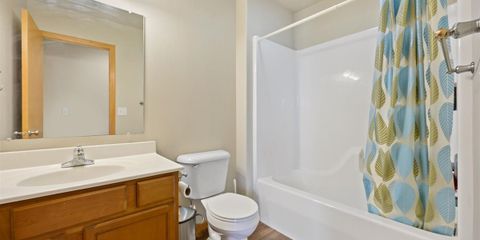 19-160 77 N Park Ridge.jpg