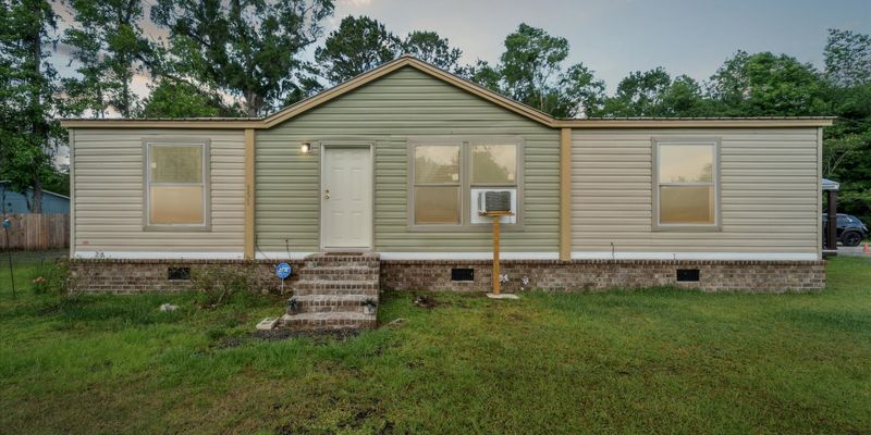 Midway House: 151 Turning Point Ln