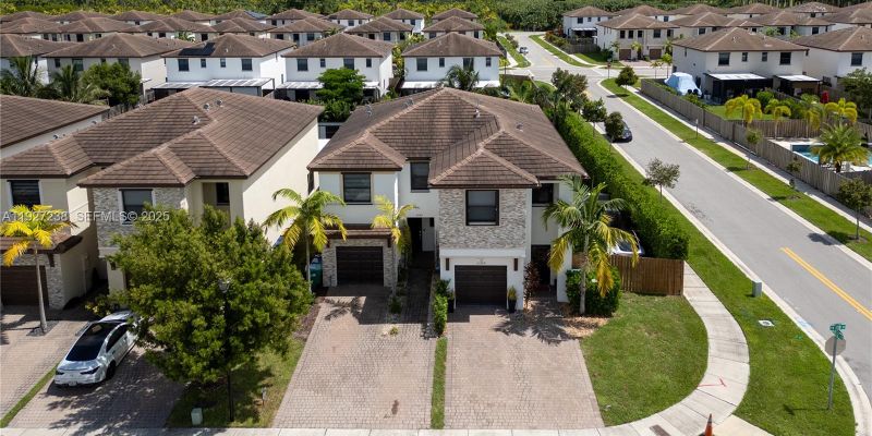 Homestead House: 25185 SW 108th Ave