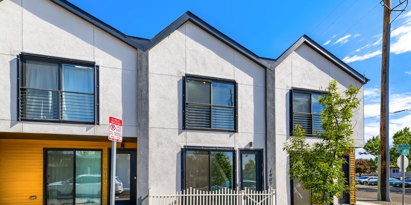 Denver House: 1907 W Elk Pl