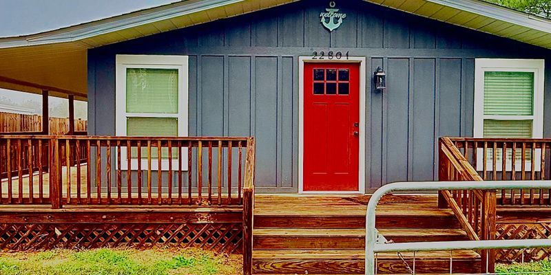 Robertsdale House: 22801 Lanier Rd