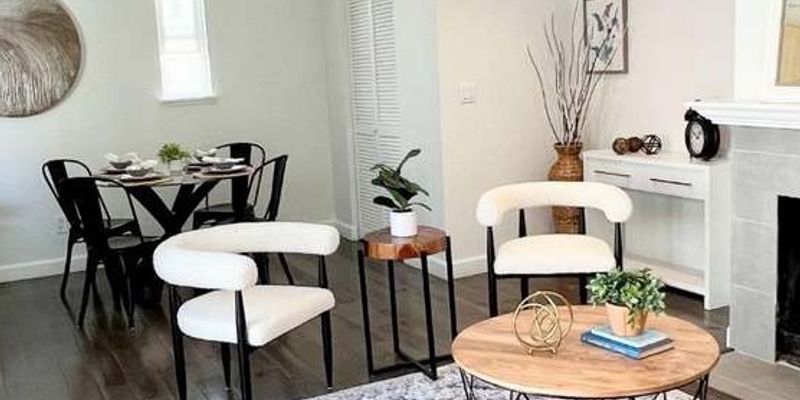 San Mateo House: 1919 Alameda de las Pulgas