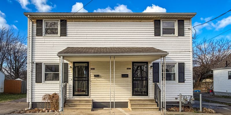 Lorain House: 1614 Maine Ave