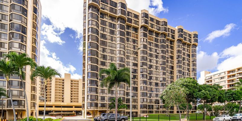 Honolulu Apartment: 5070 Likini St