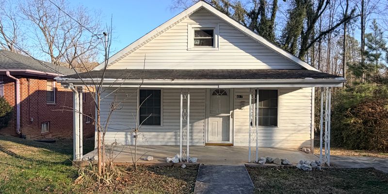 South Hill House: 414 S Hill Ave