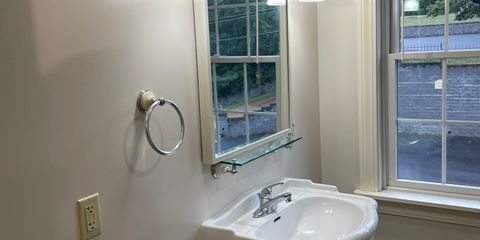 Bathroom 2.jpg