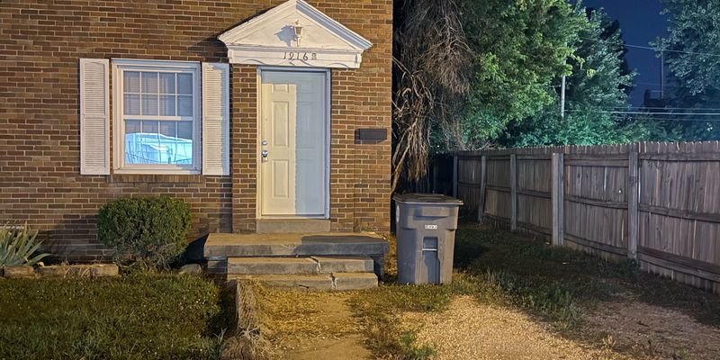 Evansville House: 1916 Washington Ave