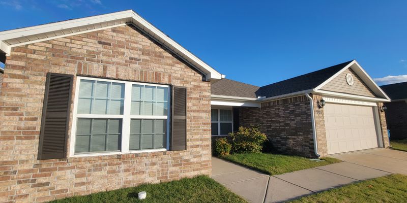 Bentonville House: 905 SW Loudon Dr