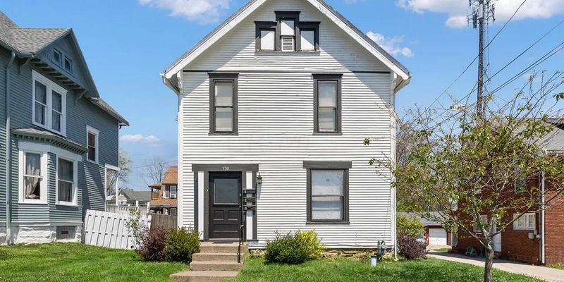 Mansfield Apartment: 170 Marion Ave