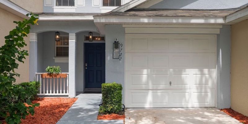 Riverview House: 9722 Forestdale Ct