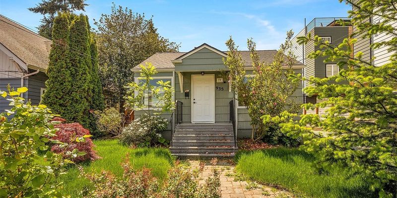 Seattle House: 935 N 92nd St