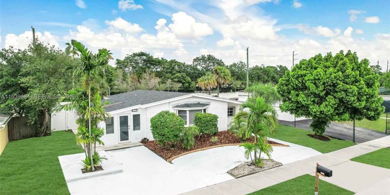 Fort Lauderdale House: 2911 NW 5th Ct