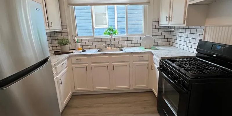 Cincinnati House: 6515 Vine St