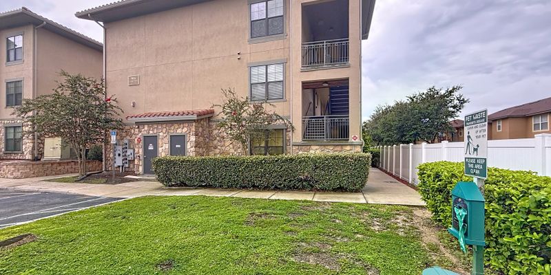 Davenport Condo: 906 Charo Pkwy