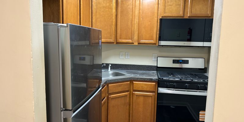 Baltimore House: 301X Dupont Ave