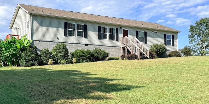 Jetersville House: 22900 St James Rd