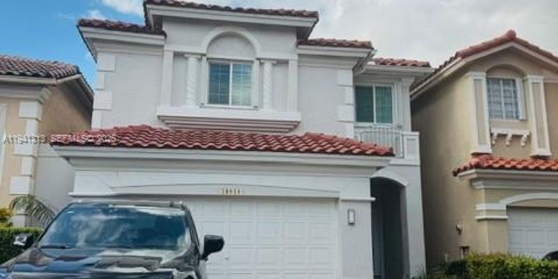 Doral House: 10919 NW 67th Terrace