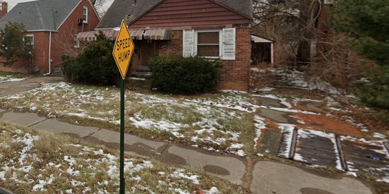 Detroit House: 14960 Tacoma St