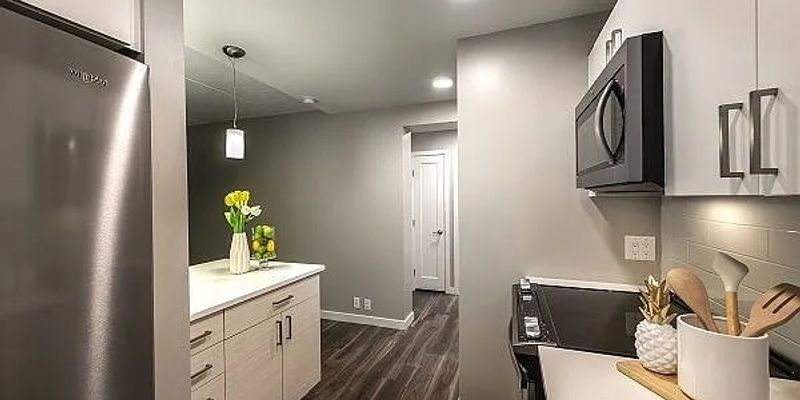 Brookline House: 77 Village Way