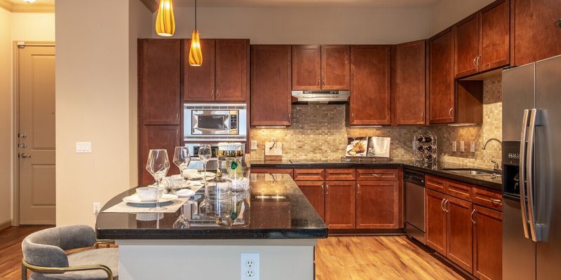 Houston Apartment: 6524 San Felipe St