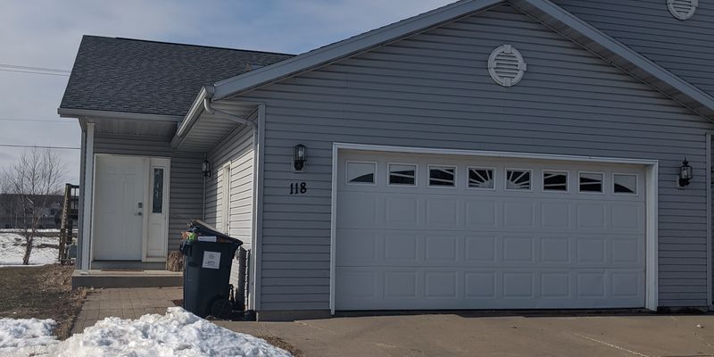 West Salem Townhome: 116 Jennifer Ln