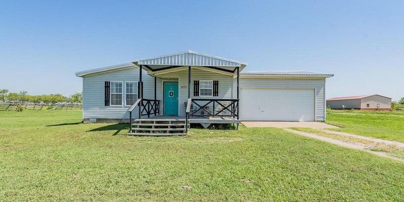 Kemp House: 4055 Victor Blvd