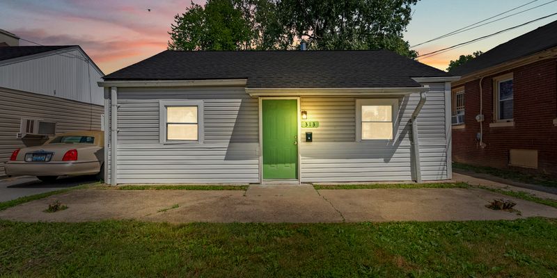 Louisville House: 313 N 42nd St