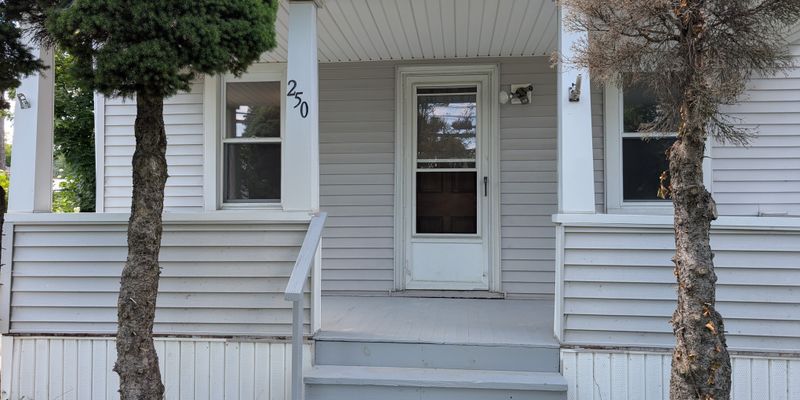 Torrington Apartment: 250 Litchfield St