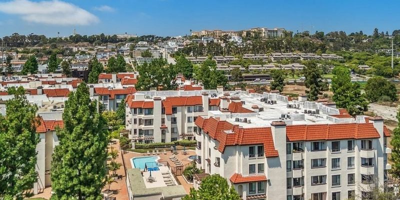 San Diego Apartment: 5895 Friars Rd