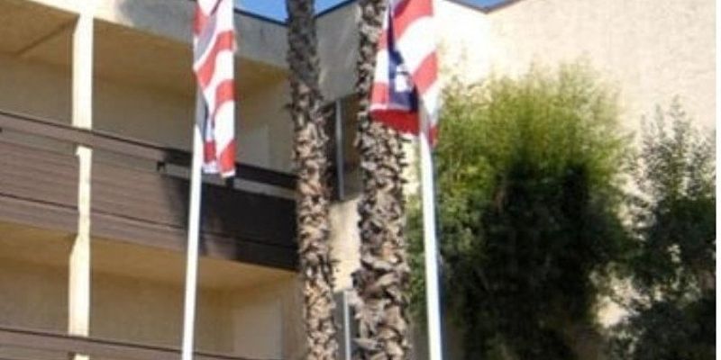 Escondido House: 1090 E Washington Ave