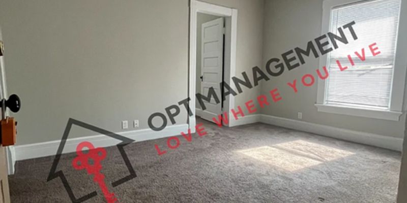 Lafayette Apartment: 1318 South St