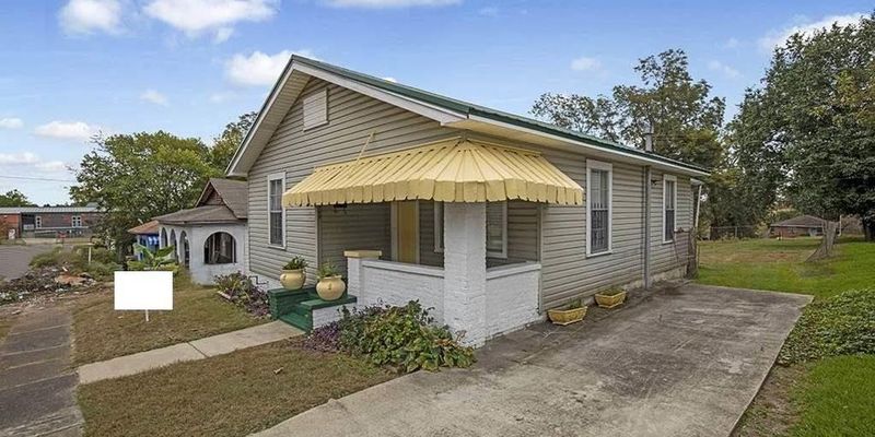 Fairfield House: 209 61st Street