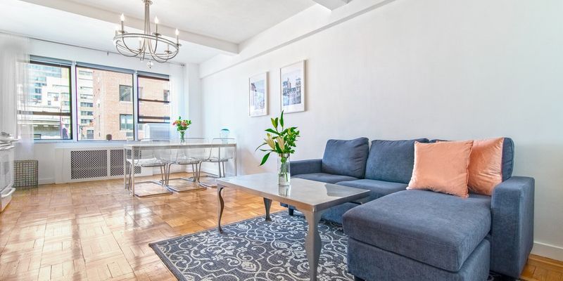 New York Apartment: 30 E 37th St