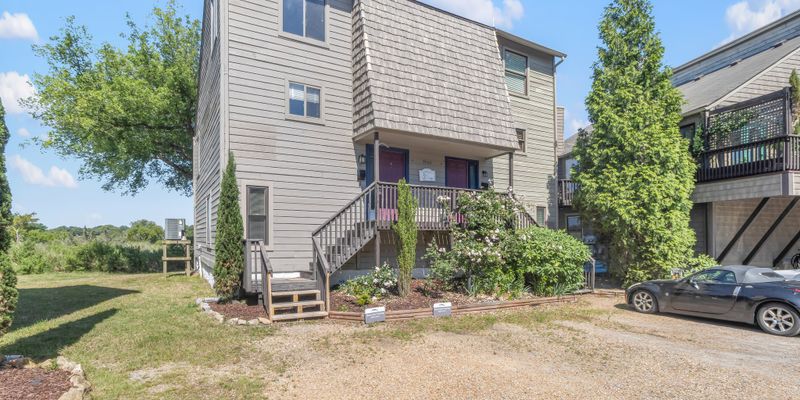 Norfolk House: 9506 13th Bay St #A