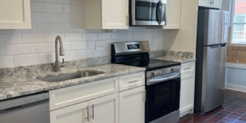 Pulaski Apartment: 500 Pico Terrace