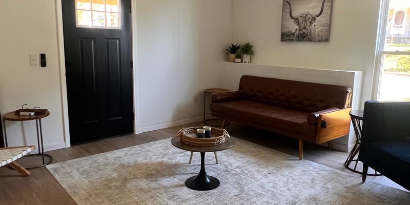 Glasgow Apartment: 310 E. Front St