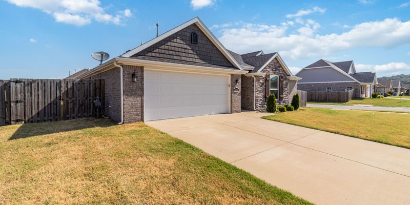 Fayetteville House: 4440 W Havana Ave