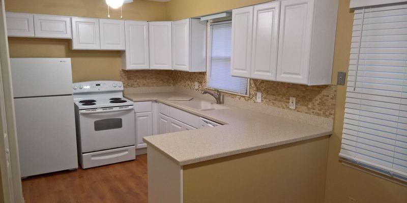 Lawrence House: 1009 W 22nd Terrace