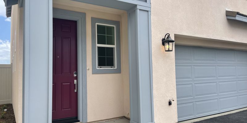 Lake Elsinore House: 938 Helena Rdg