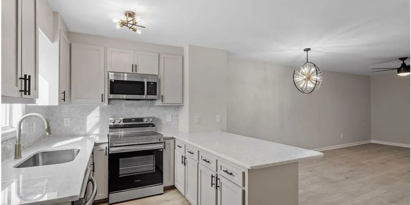 Angier House: 401 E Williams St