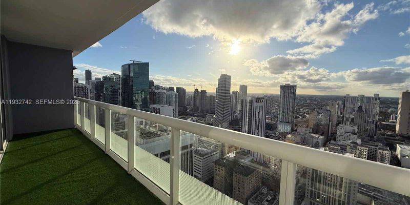 Miami Condo: 50 Biscayne Blvd