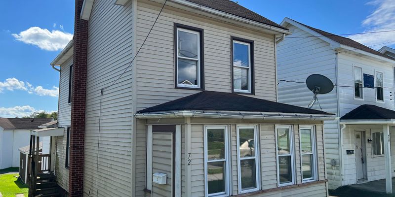 Frostburg House: 72 Bowery St